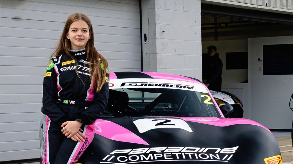 Aos 15 anos, brasileira que vive em Mônaco acelera para realizar o sonho de chegar à Fórmula 1