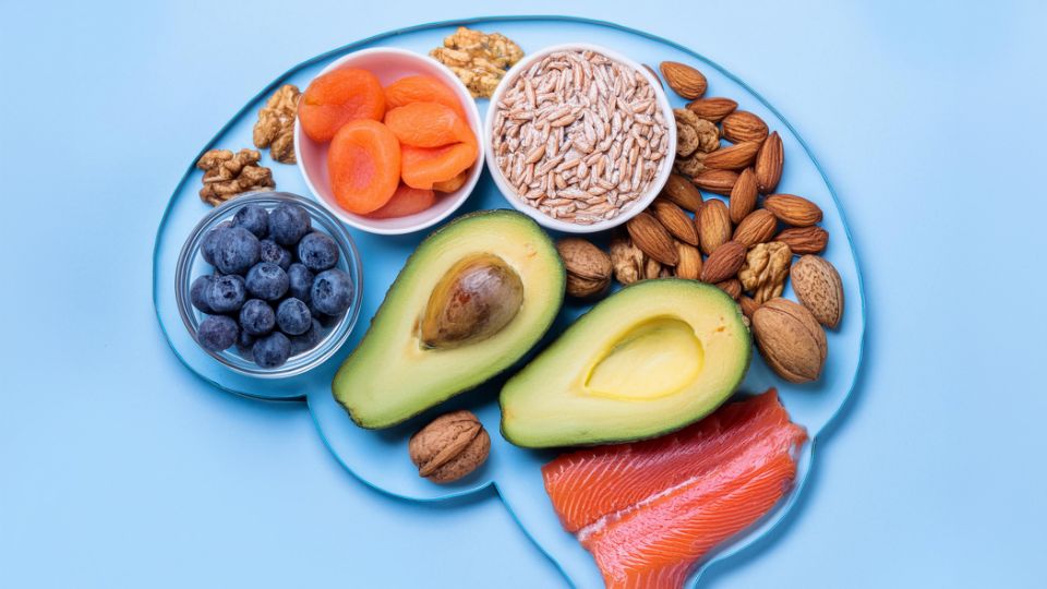 Mente exausta? Nutróloga explica como a alimentação ajuda a combater a fadiga mental e os lapsos de memória