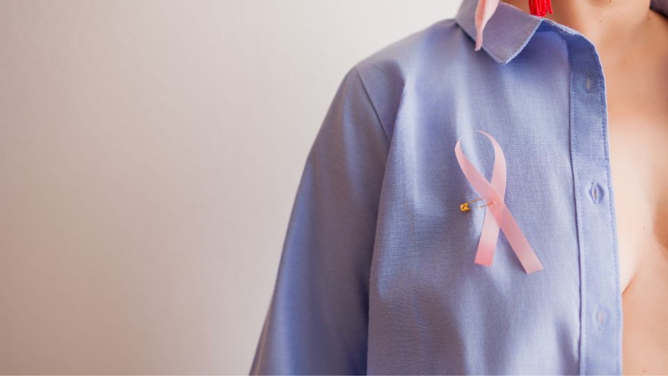 Outubro Rosa: 5 dicas para prevenir o câncer de mama. Confira