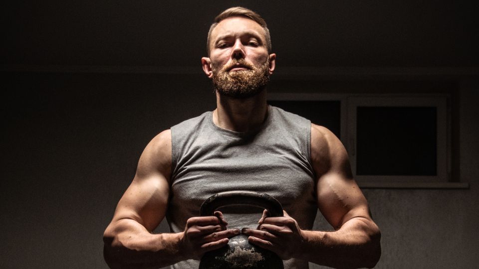 Policitemia (Eritrocitose Secundária) induzida por anabolizantes esteroides (AES): implicações clínicas e estratégias de manejo na medicina do esporte