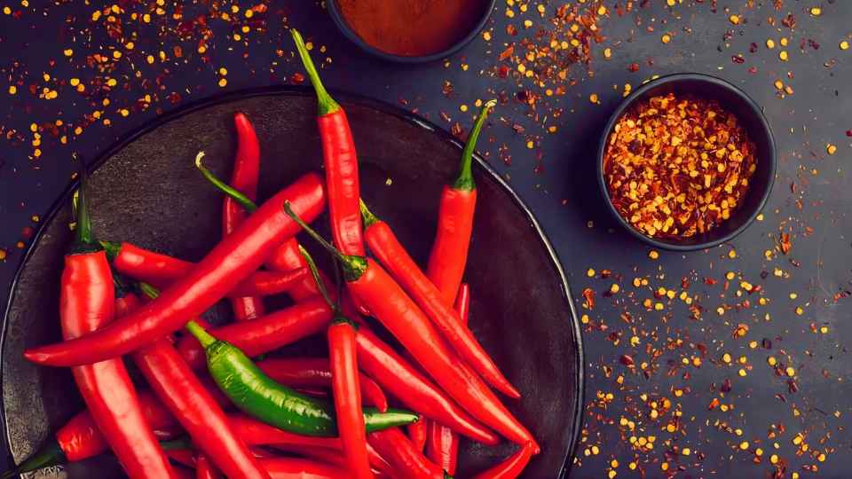 Quanto mais ardida, melhor? Conheça 9 tipos de pimenta e quando usar cada uma
