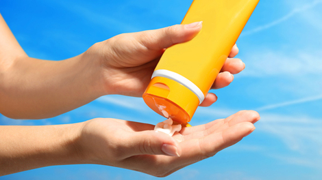 Protetor solar bloqueia a Vitamina D? Veja o que os dermatologistas dizem sobre o assunto