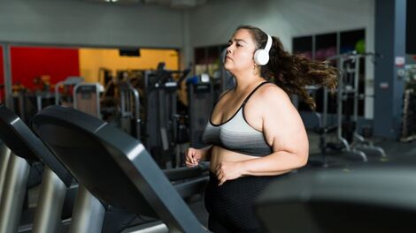 Você treina e faz dieta, mas o peso não diminui? Descubra o que pode estar acontecendo no seu corpo